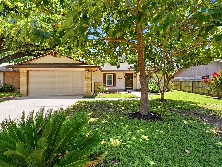 1114 Churing Dr — Photo 29