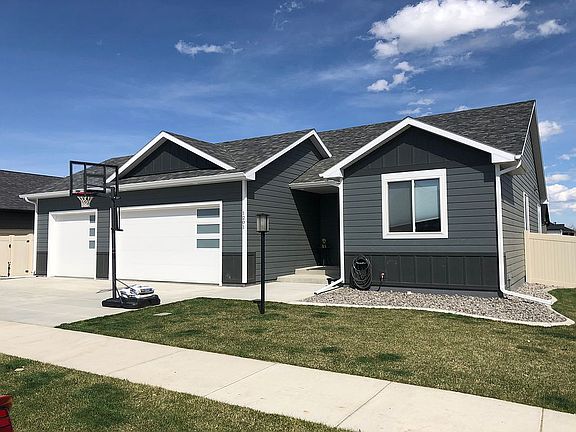 3rd image of 1201 Daylight Ln