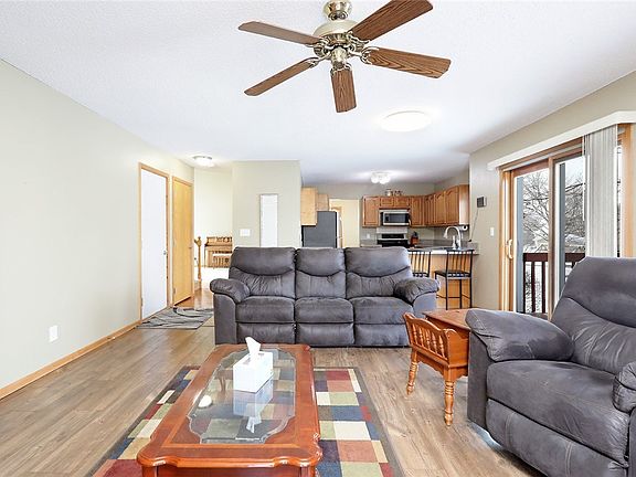 2nd image of 380 SW Kennybrook Dr