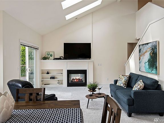 5th image of 965 Oyster Bay Ct