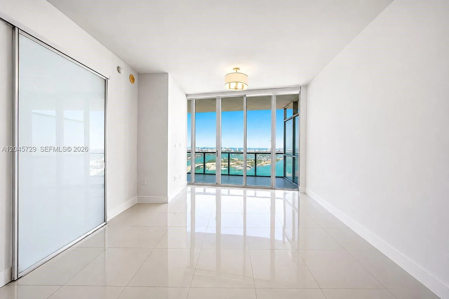 Marquis Condo — Photo 4