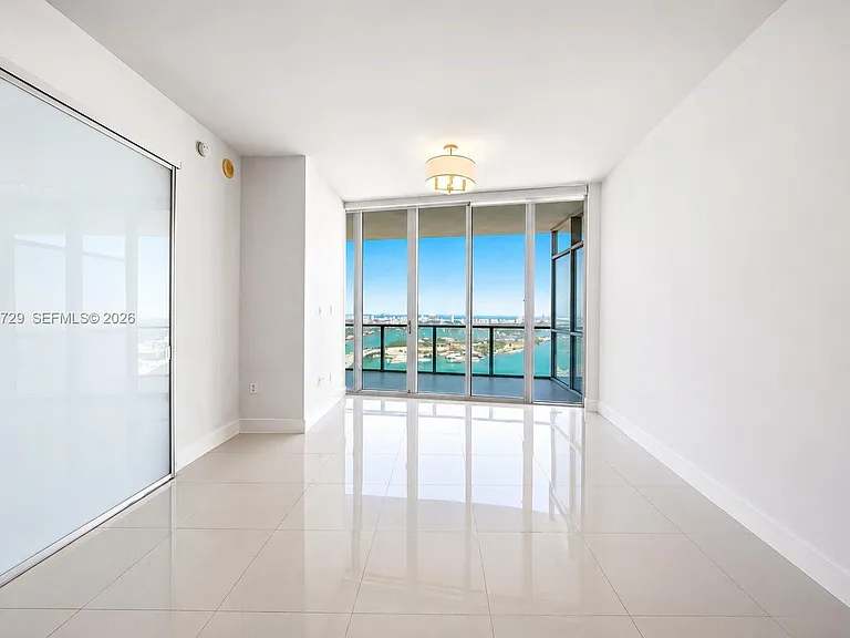 1100 Biscayne Blvd #4402 — Photo 3