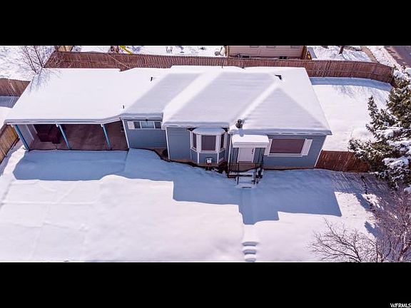 3rd image of 908 E Crandall Ave