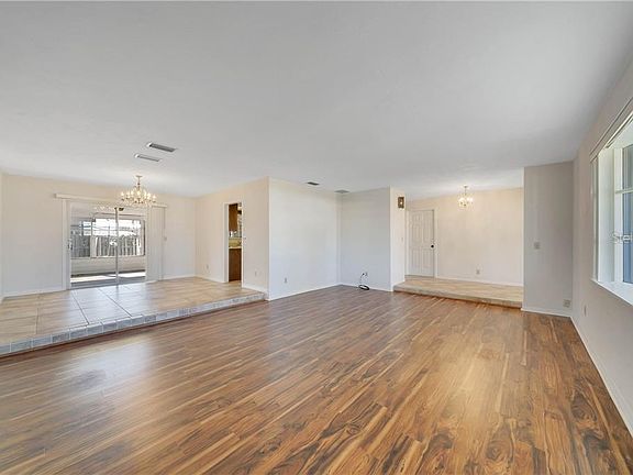 4th image of 132 Sandcastle Dr