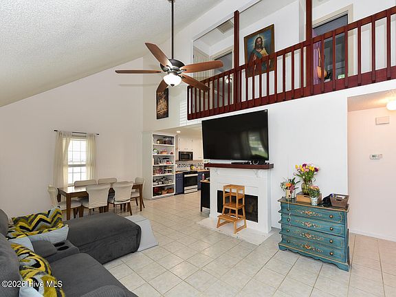 3rd image of 3508 Christopher Drive NW