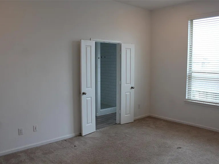 4203 Champlain Way — Photo 21