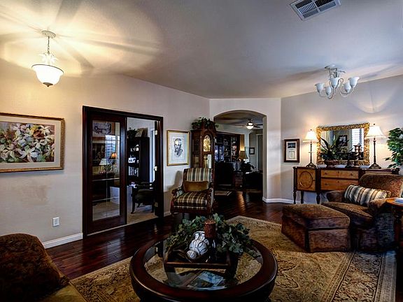 3rd image of 2675 Thornview St