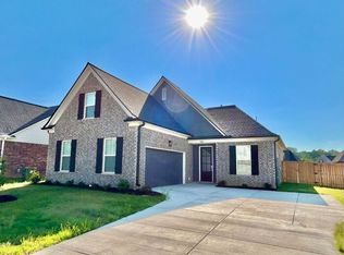 8751 Windstone Estate Dr, Millington, TN 38053