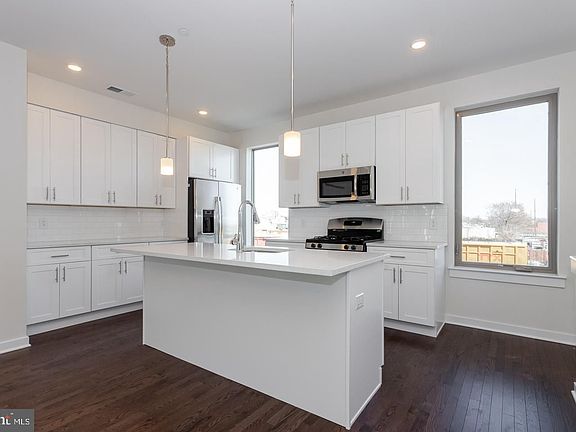 3rd image of 2134 Kensington Ct #B72
