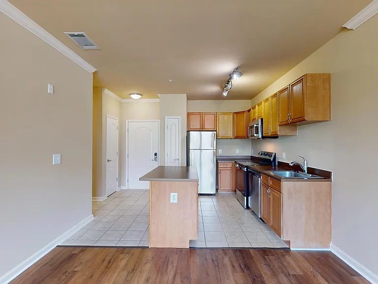Signal Hill Apartment Homes — Photo 64