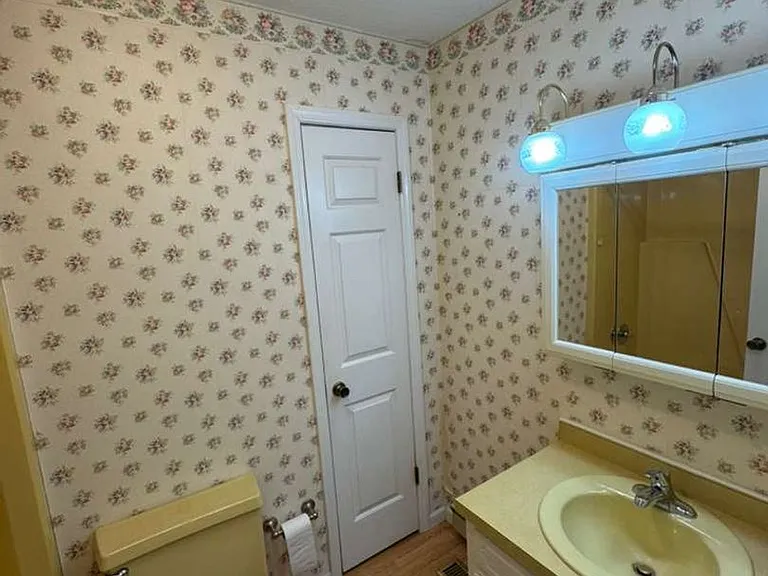 4221 Valley Cir — Photo 9