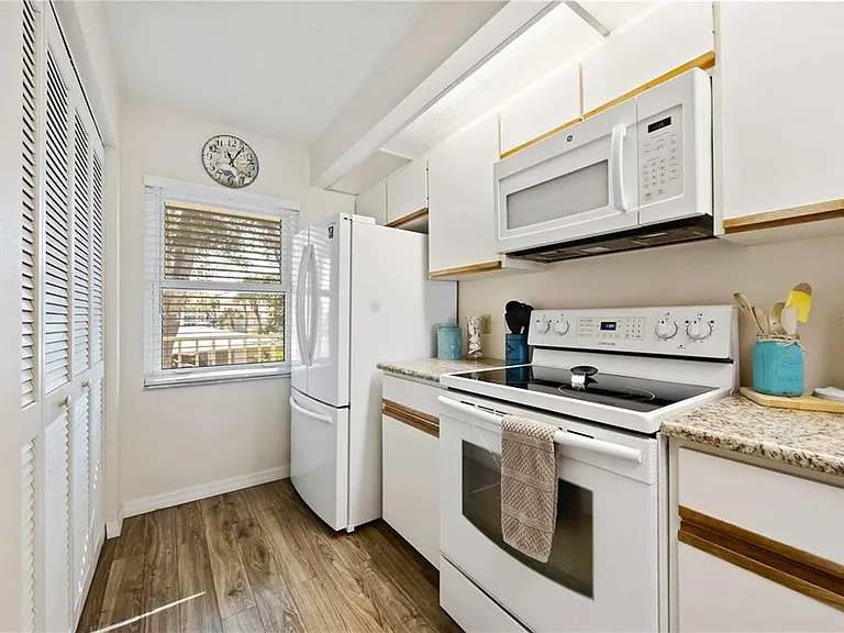 433 Cerromar Ln #440 — Photo 5