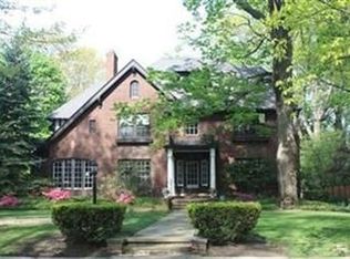 2956 Attleboro Rd, Shaker Heights, OH 44120