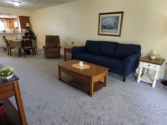 4th image of 2100 Barkeley Ln APT 19