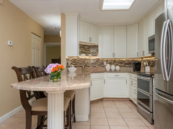 159 Main St APT 22B, Stoneham, MA 02180