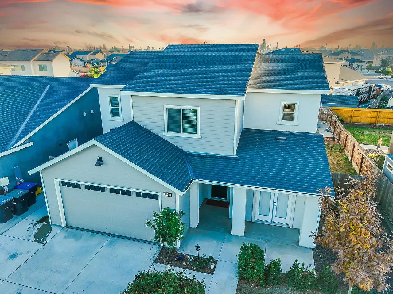 4 bed, 2.5 bath, 2234 sqft, $3,500 — Photo 1