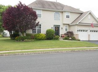 22 Moorland Blvd, Monroe Township, NJ 08831