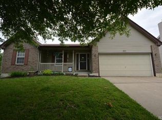 902 Hunter Ln, Lake Saint Louis, MO