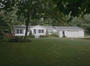 985 W Shore Dr, Stanton, MI