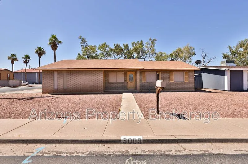 3 bed, 2.0 bath, 1512 sqft, $1,895 — Photo 2