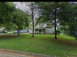 210 Arcadia Dr, Champaign, IL
