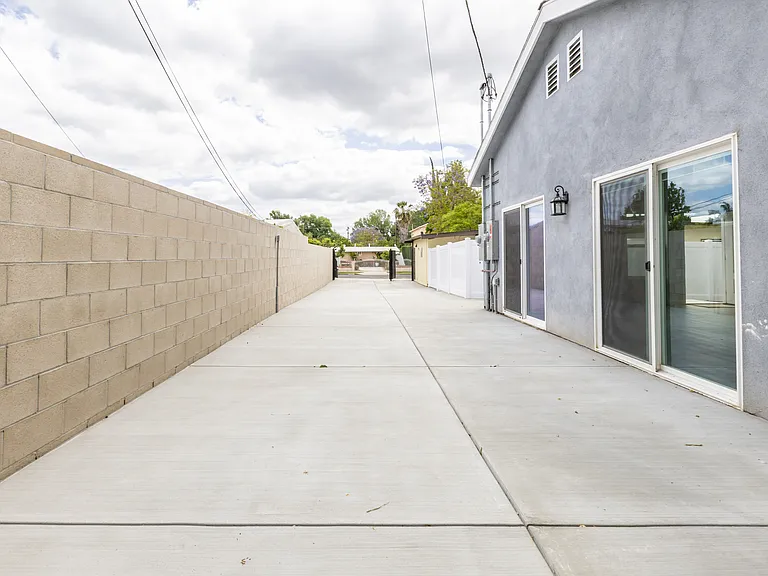7909 Aura Ave — Photo 19