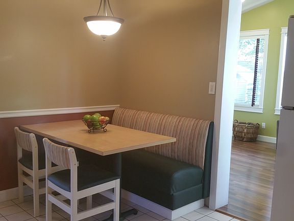 4th image of 2746 Fairview Pl