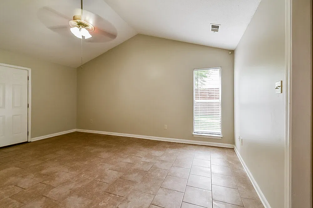 3 bed, 2.0 bath, 1166 sqft, $1,485 — Photo 4