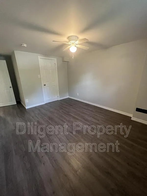 1 bed, 1.0 bath, 144 sqft, $700 — Photo 3