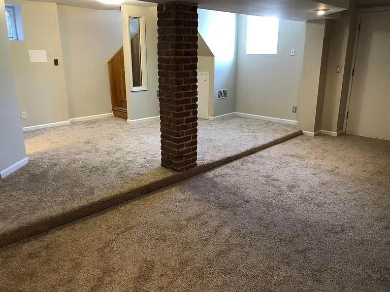 Basement rec room (unfurnished.)