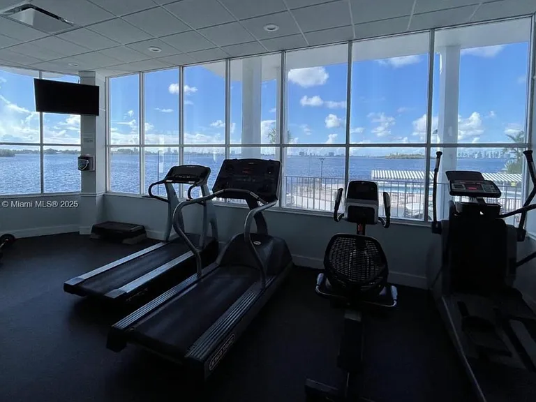 11930 N Bayshore Dr #Penthouse 10 — Photo 17