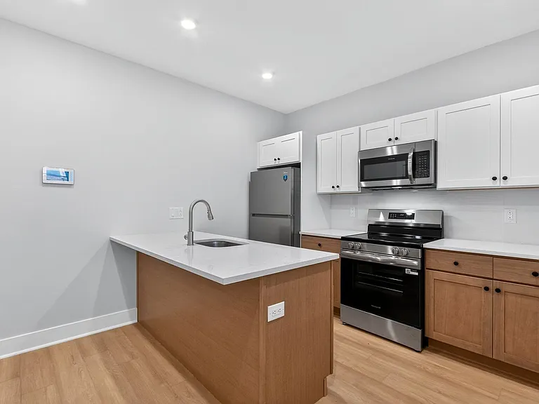 822 N 40th St — Photo 26
