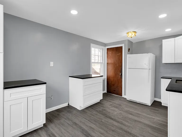 495 Zimmerman Blvd — Photo 2