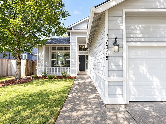 3rd image of 17315 SW Cobble Ct