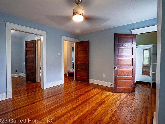5th image of 3021 Oak St