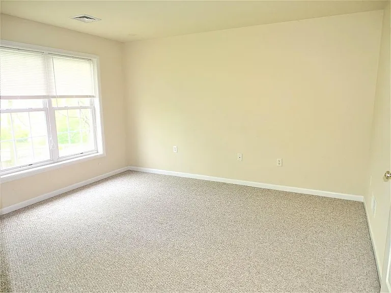 103 Pepperton Ct — Photo 9