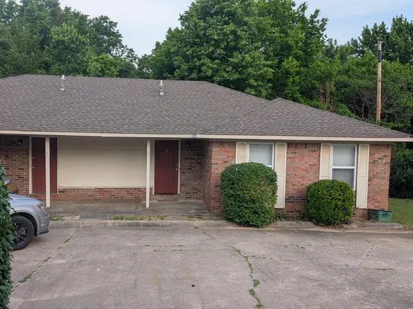 3143 N Old Missouri Rd, Fayetteville, AR 72703
