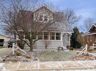 117 W Cherry Ave, Zeeland, MI 49464