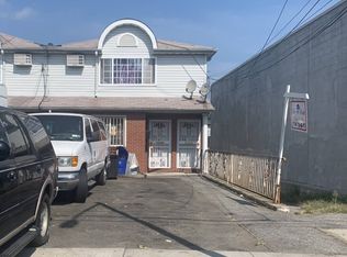 16225 N Conduit Ave, Jamaica, NY 11434
