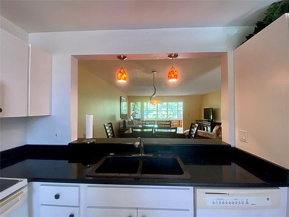 4th image of 122 Wild Palm Dr #122