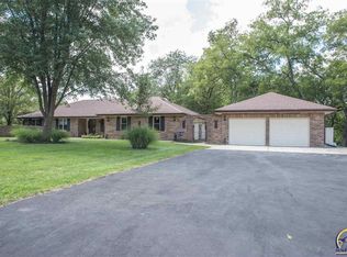 5649 NW Green Hills Rd, Topeka, KS 66618