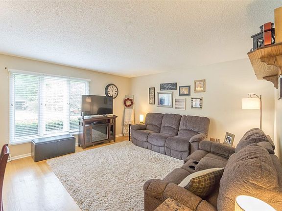 3rd image of 1812 Linden Ave
