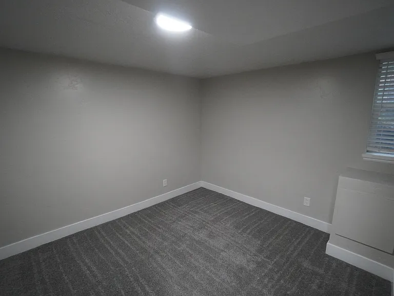 3 bed, 1.0 bath, 1212 sqft, $1,150 — Photo 16
