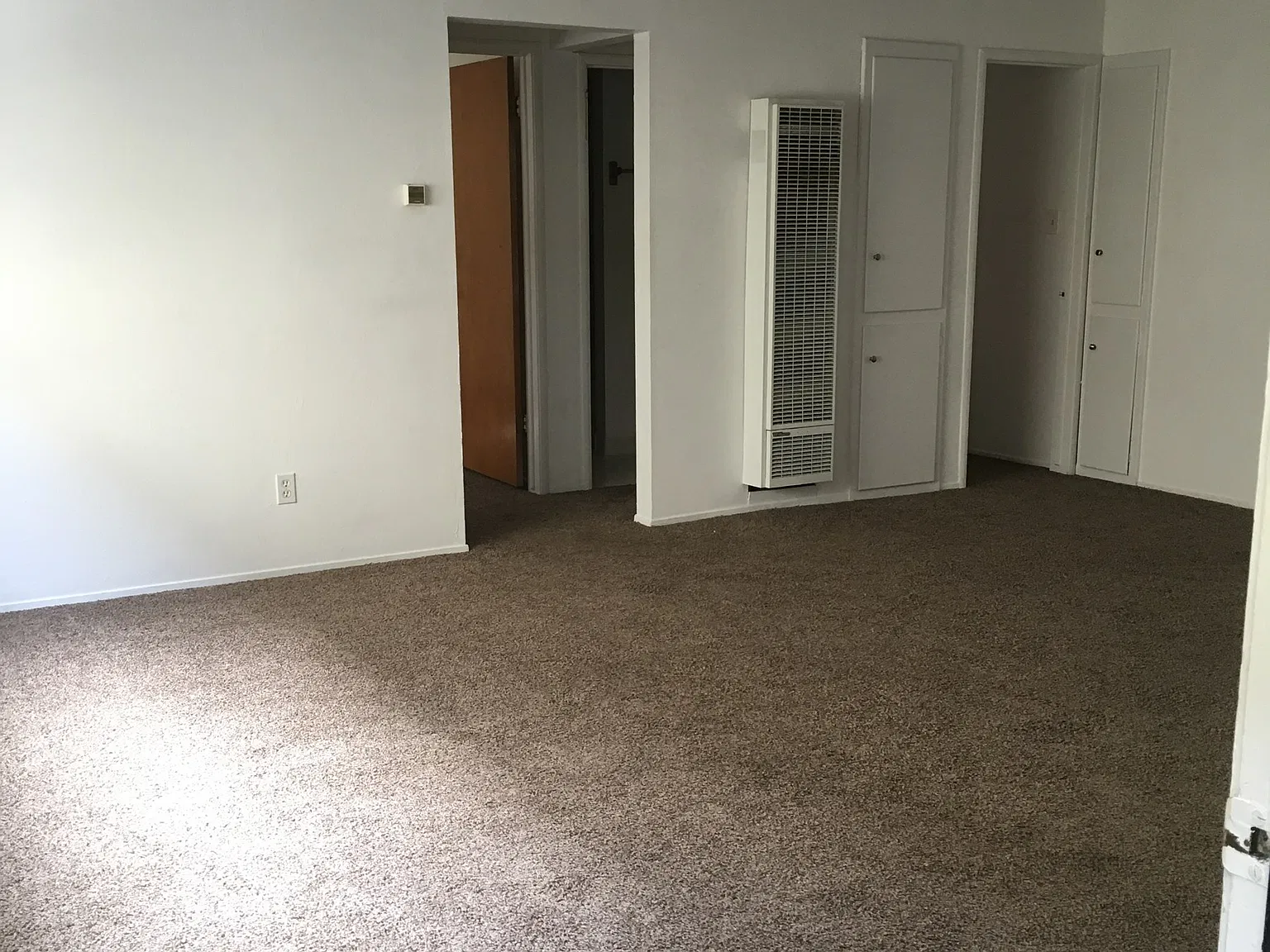 2 bed, 1.5 bath, 925 sqft, $1,600 — Photo 4