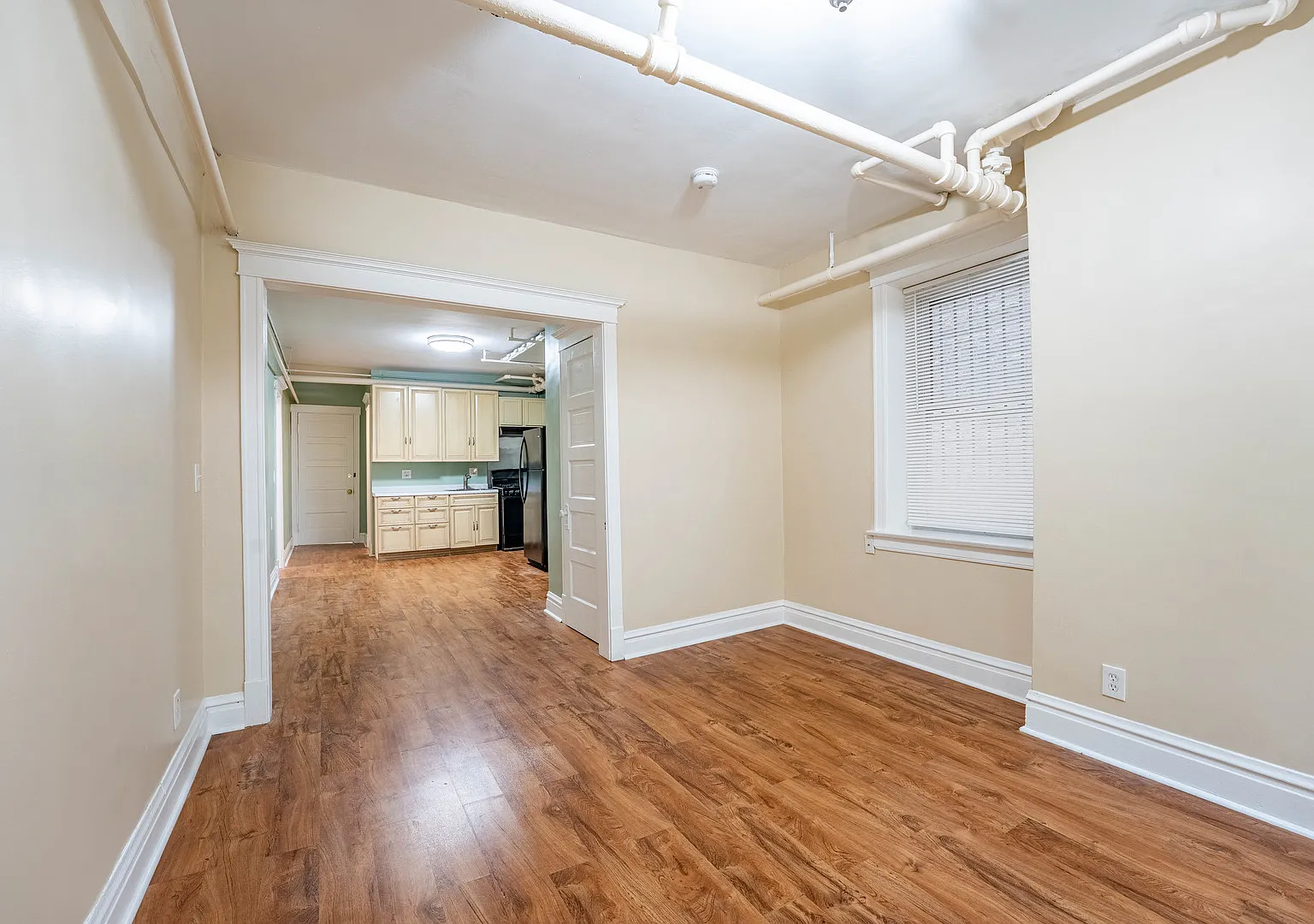 1 bed, 950 sqft, $1,850 — Photo 2