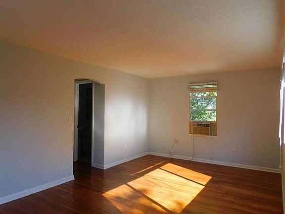 4th image of 516 N J St Unit 2
