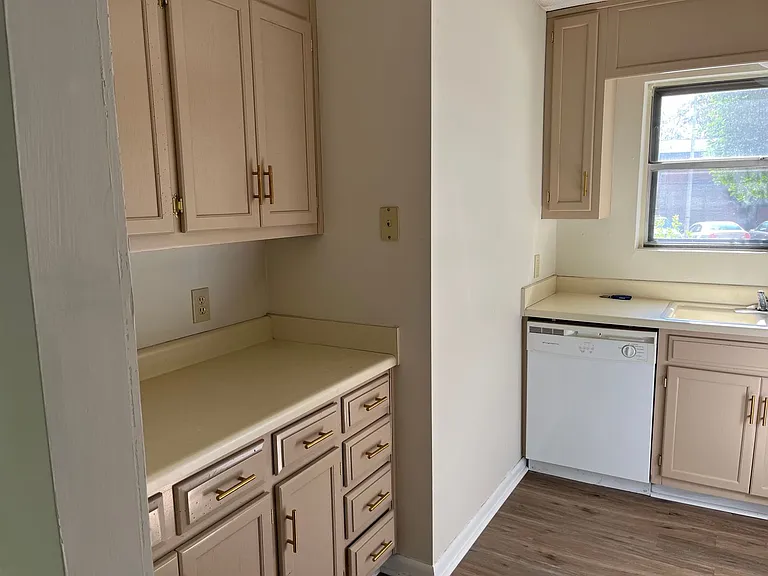 2307 Colony Dr SW — Photo 5