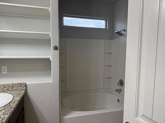 3rd image of 25 Purple Sage Ranch Cir