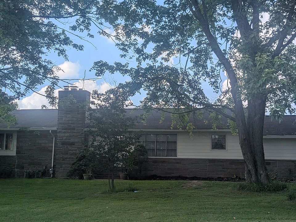 1st image of 225 E Mennonite Rd