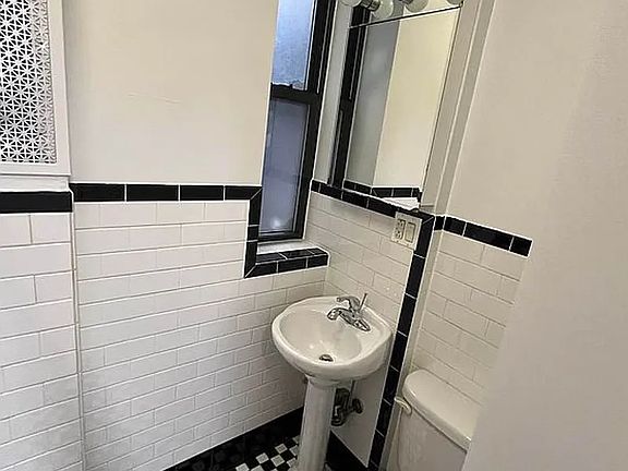 3rd image of 365 Broome St APT 3
